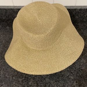 Floppy sun hat